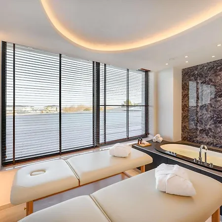 Moevenpick Balaland Balaton فندق
