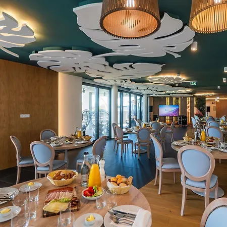Moevenpick Balaland Balaton فندق Szántód